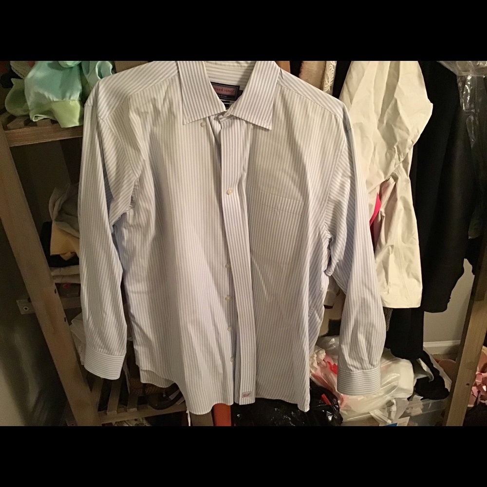 Vineyard vines button down Murray shirt